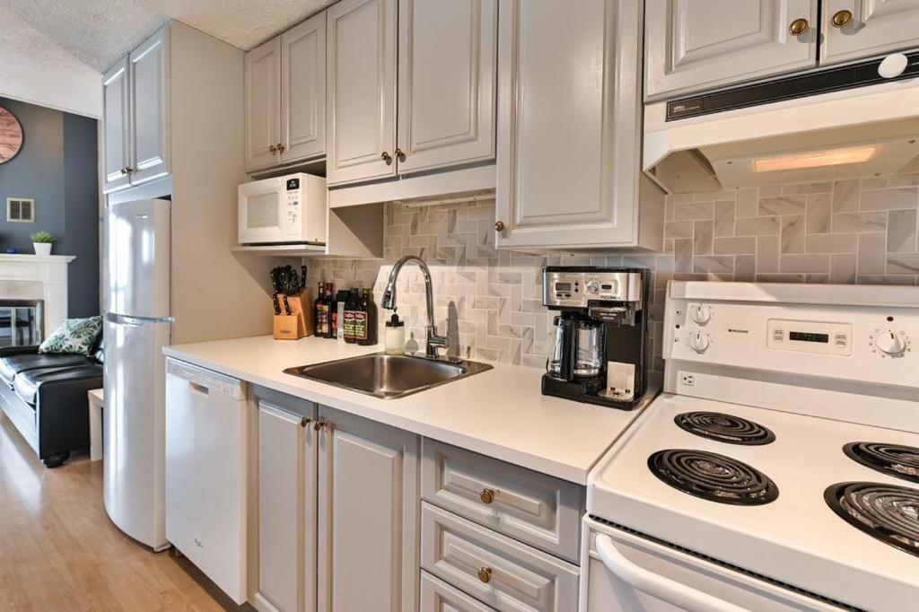 O'Berge Du Village C304 - Bord De L'Eau Magog ภายนอก รูปภาพ