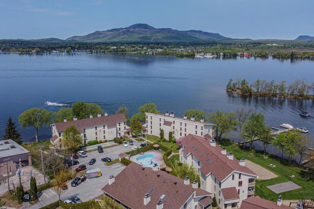 O'Berge Du Village C304 - Bord De L'Eau Magog ภายนอก รูปภาพ