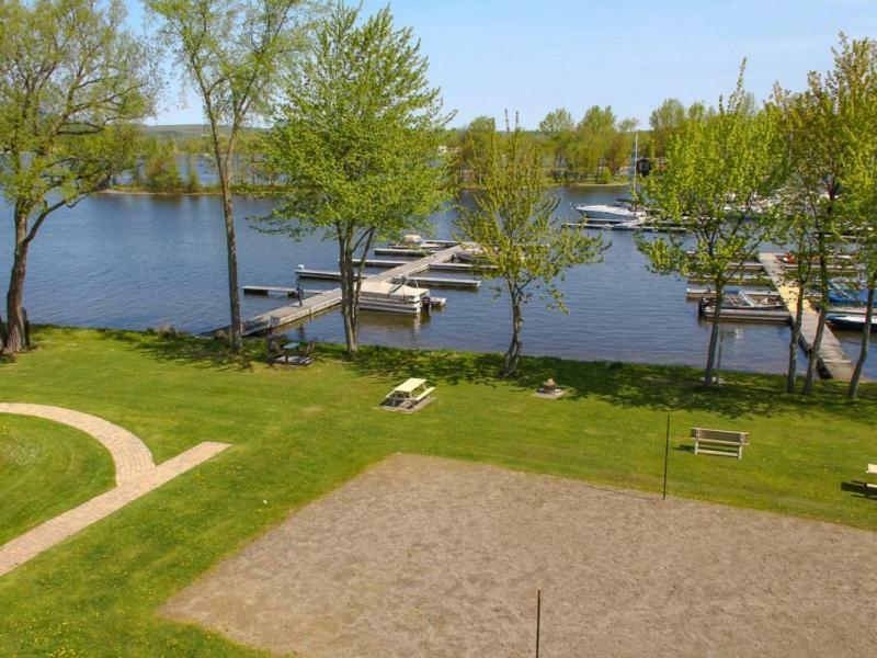 O'Berge Du Village C304 - Bord De L'Eau Magog ภายนอก รูปภาพ