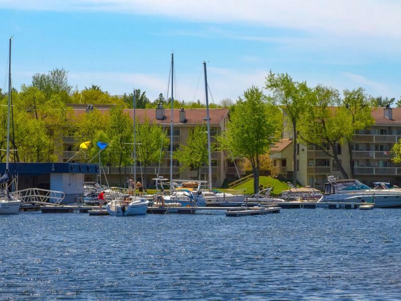 O'Berge Du Village C304 - Bord De L'Eau Magog ภายนอก รูปภาพ